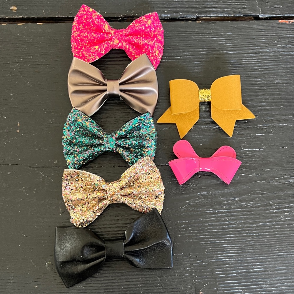 Girls Colorful & Sparkly Bows 7 Pc. Lot